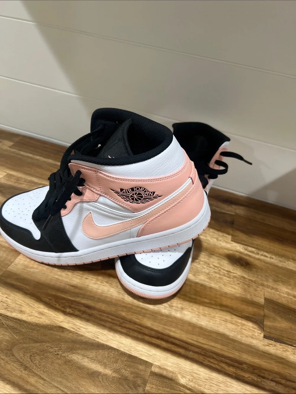 2021 Air Jordan 1 Mid 'Crimson Tint'